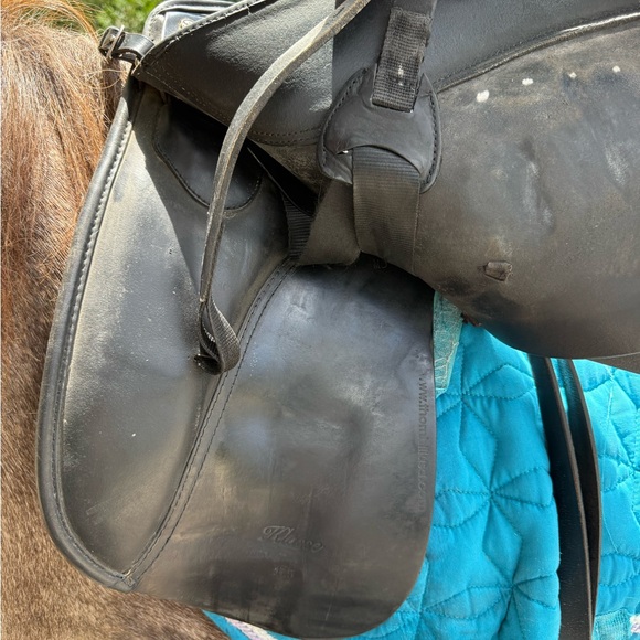 Thornhill USA Germania Klasse Dressage Saddle 17.5 seat medium tree EQUESTRIAN - Picture 9 of 9